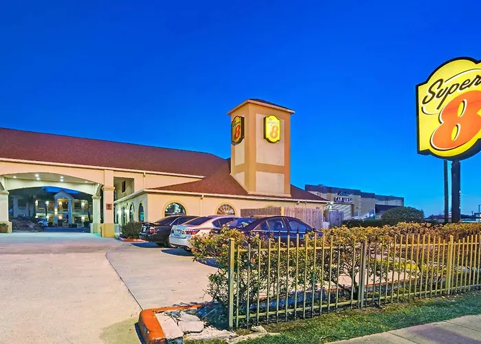 Super 8 By Wyndham Houston Hobby Airport South Hotel